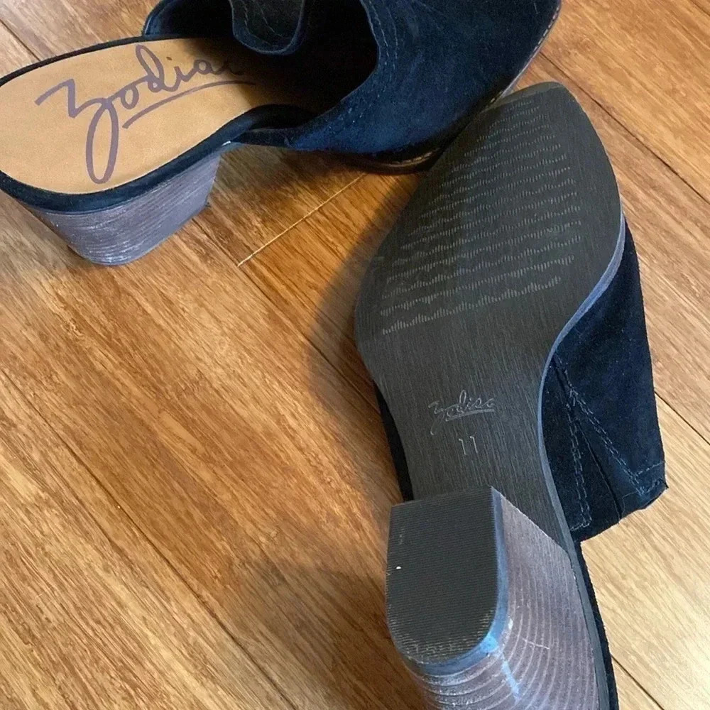 Zodiac women’s size 11 black slide on Leather pointed toe mule - great condition - Picture 5 of 7